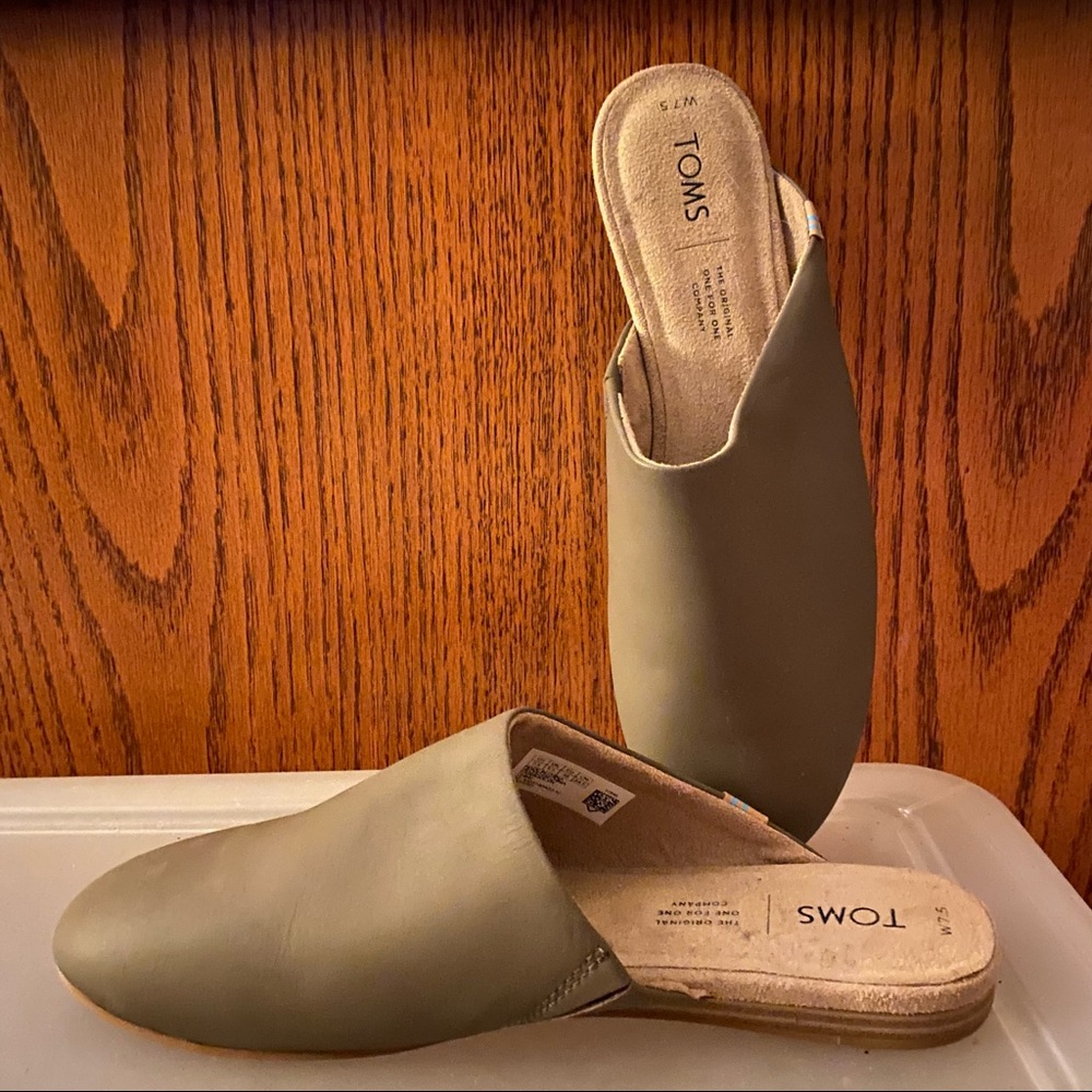 Toms beige mules size 7.5
